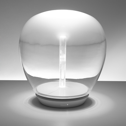 Lampada da tavolo Empatia 16 led di Artemide in vetro soffiato, metacrilato, alluminio