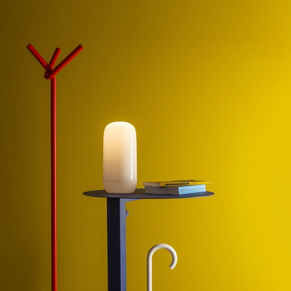 Lampada da tavolo Gople Portable a led e ricaricabile di Artemide