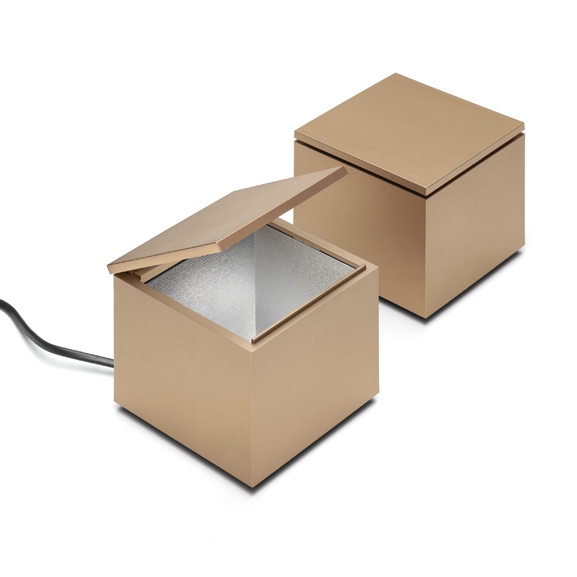 Lampada da tavolo Cuboluce Led oro opaco, di Cini & Nils in tecnopolimeri SKU:249L
